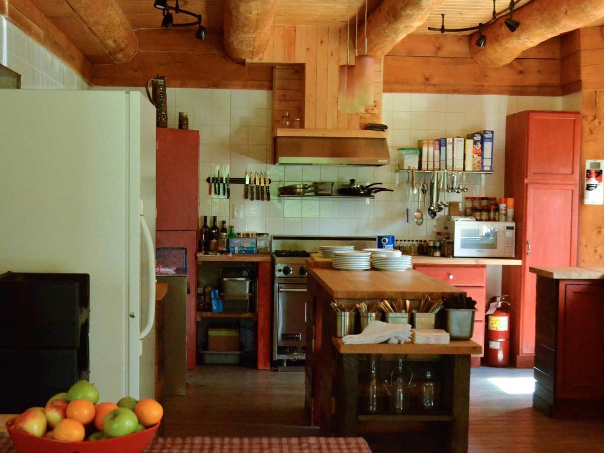 Rock Lake Lodge Rock Lake Lodge Provincial Park ภายนอก รูปภาพ