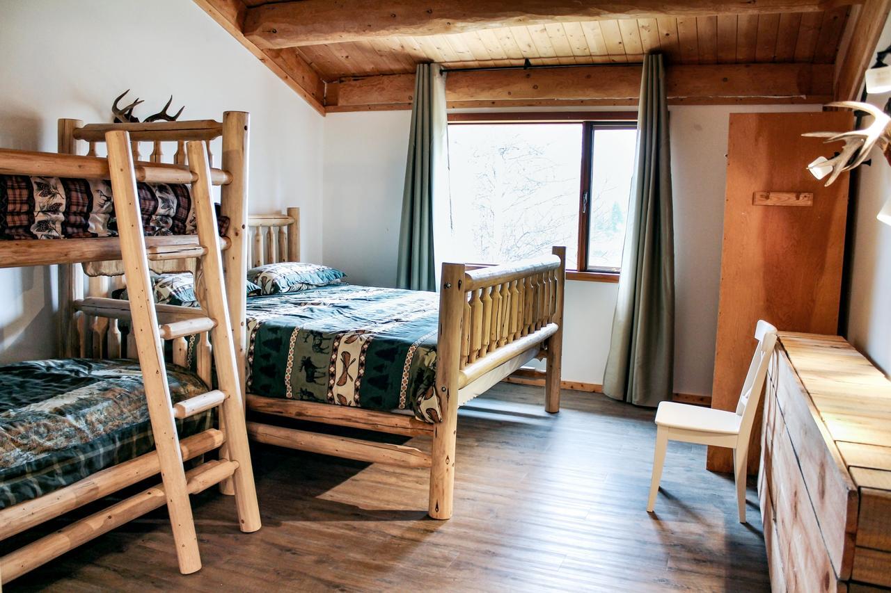 Rock Lake Lodge Rock Lake Lodge Provincial Park ภายนอก รูปภาพ