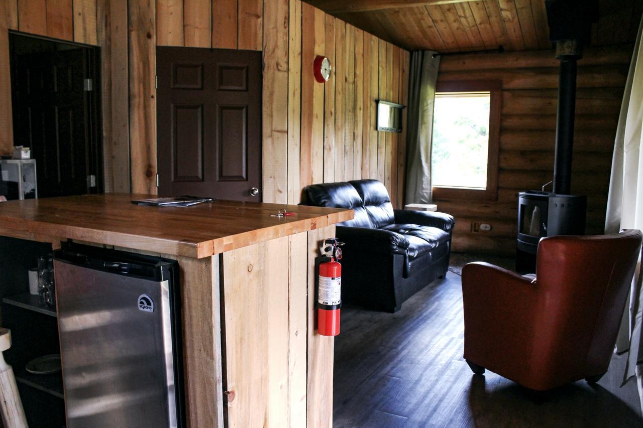Rock Lake Lodge Rock Lake Lodge Provincial Park ภายนอก รูปภาพ
