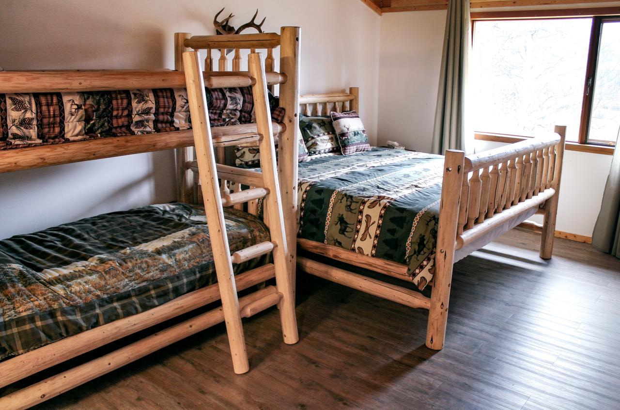 Rock Lake Lodge Rock Lake Lodge Provincial Park ภายนอก รูปภาพ